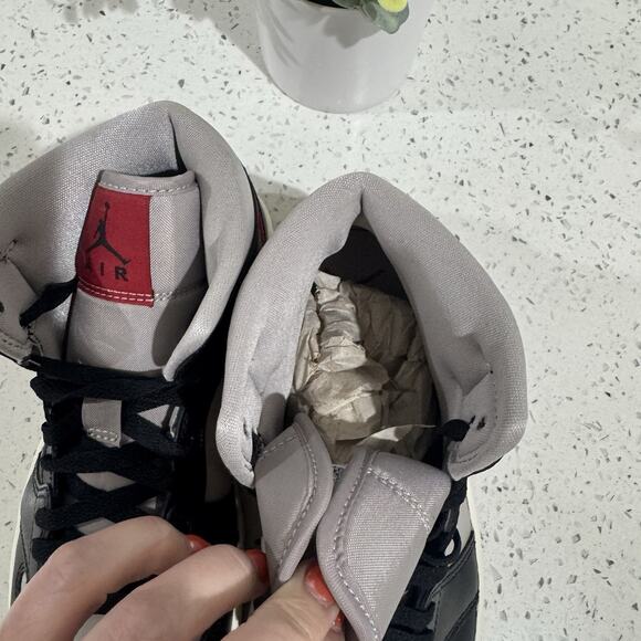 Women’s Nike Air Jordan 1 MID Red College Grey Size 10 New TS - Picture 7 of 9